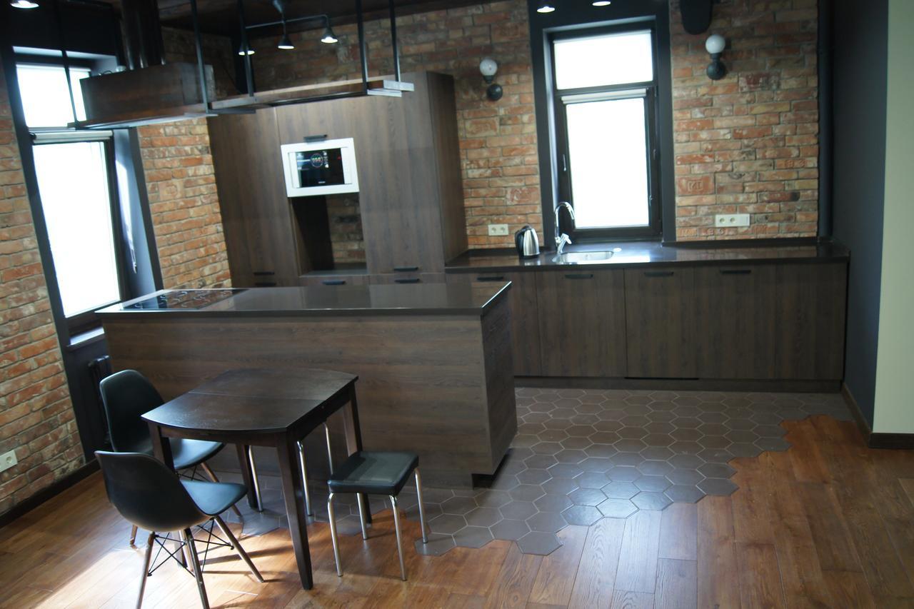 Apartment Near Golden Gates Киев Екстериор снимка